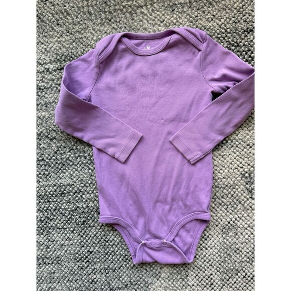 18-24 Months Baby Girl Organic Long Sleeve Bodysuits Bundle (Primary and Gap) - Picture 3 of 5